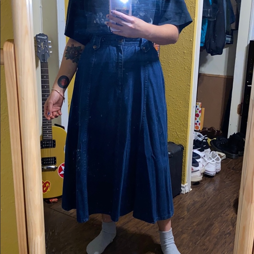 Cute long denim Cherokee skirt❣️